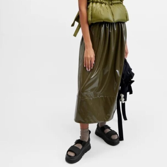 🎁 UGG Women's Goldenglow Sandals - Picture 4 of 13